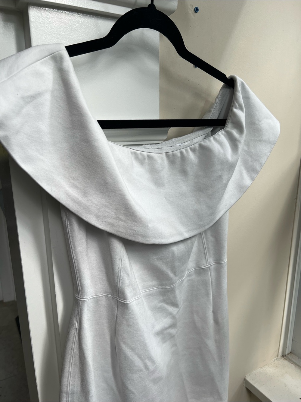 Aritzia Babaton Ruslan Dress - Picture 5 of 6